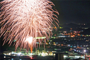 「横須まつり花火大会」に協賛しました。