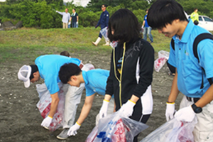 リフレッシュ瀬戸内（海岸清掃）に参加しました。